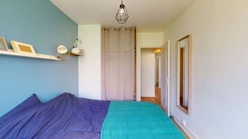Room in Square des Cloteaux, Rennes for 80 m² with 4 bedrooms