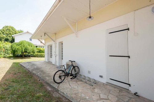 Room in Rue Calixte Camelle, Talence for 178 m² with 10 bedrooms - Gallery - 8