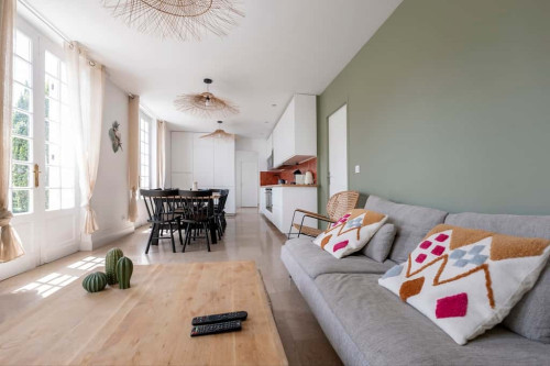 Room in Rue Calixte Camelle, Talence for 178 m² with 10 bedrooms - Gallery - 26