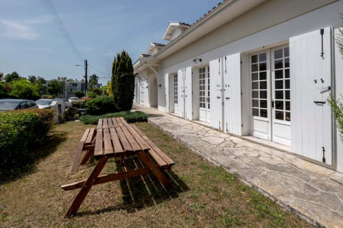 Room in Rue Calixte Camelle, Talence for 178 m² with 10 bedrooms - Gallery - 15