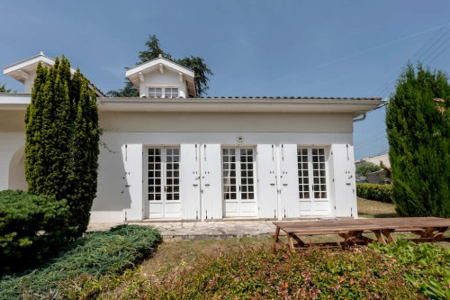Room in Rue Calixte Camelle, Talence for 178 m² with 10 bedrooms - Gallery - 11