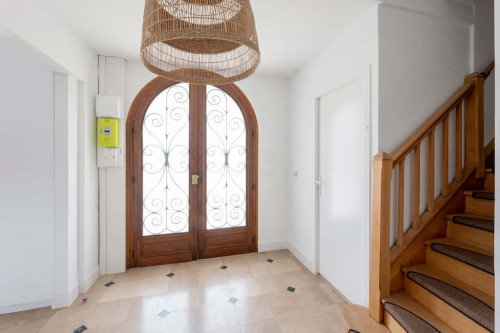 Room in Rue Calixte Camelle, Talence for 178 m² with 10 bedrooms