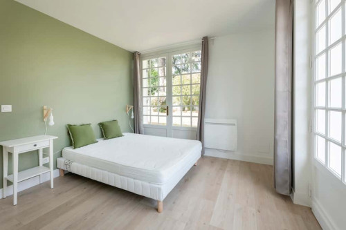 Room in Rue Calixte Camelle, Talence for 178 m² with 10 bedrooms