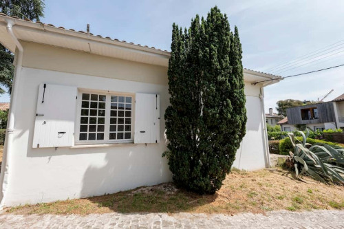 Room in Rue Calixte Camelle, Talence for 178 m² with 10 bedrooms - Gallery - 5