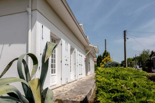Room in Rue Calixte Camelle, Talence for 178 m² with 10 bedrooms