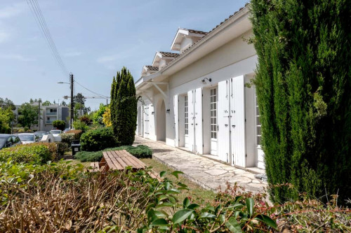 Room in Rue Calixte Camelle, Talence for 178 m² with 10 bedrooms - Gallery - 10