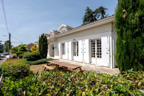 Room in Rue Calixte Camelle, Talence for 178 m² with 10 bedrooms - Gallery - 12