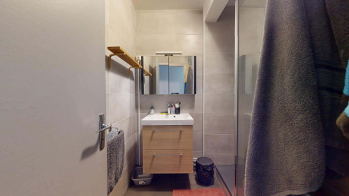 Room in Rue de l'Hippodrome, Nantes for 90 m² with 5 bedrooms