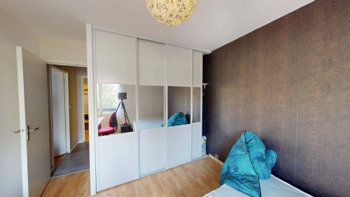 Room in Rue de la Camargue, Saint-Herblain for 74 m² with 2 bedrooms
