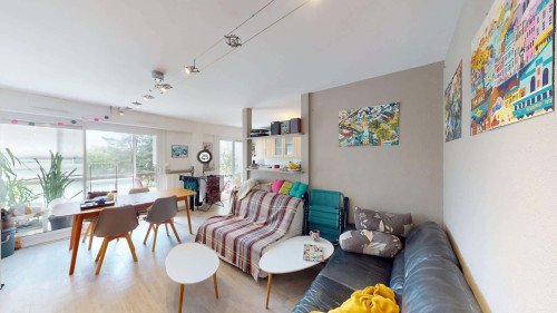 Room in Rue de la Camargue, Saint-Herblain for 74 m² with 2 bedrooms