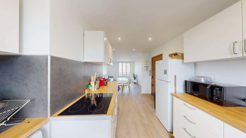 Room in Rue Paul Bourget, Grenoble for 62 m² with 3 bedrooms