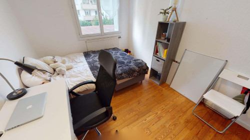 Room in Boulevard Joseph Vallier, Grenoble for 80 m² with 4 bedrooms