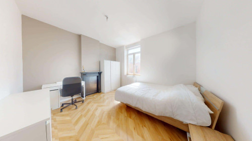 Room in Rue Auguste Blanqui, Roubaix for 99 m² with 4 bedrooms