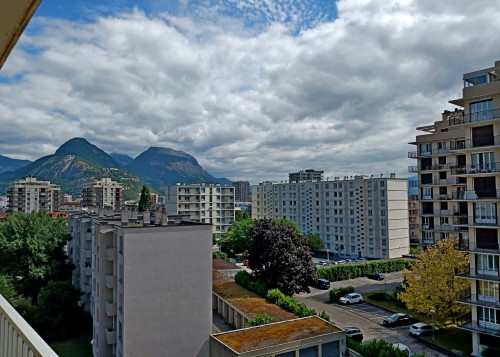 Room in Rue Docteur Schweitzer, Grenoble for 100 m² with 5 bedrooms - Gallery - 5