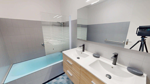 Room in Rue Docteur Schweitzer, Grenoble for 100 m² with 5 bedrooms - Gallery - 15