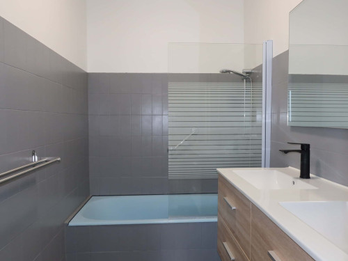 Room in Rue Docteur Schweitzer, Grenoble for 100 m² with 5 bedrooms - Gallery - 14