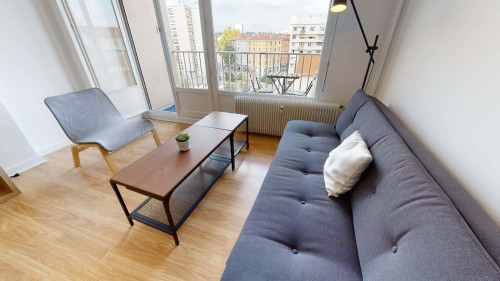 Room in Place Wilson, Villeurbanne for 82 m² with 4 bedrooms