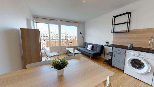 Room in Place Wilson, Villeurbanne for 82 m² with 4 bedrooms