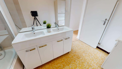 Room in Place Wilson, Villeurbanne for 82 m² with 4 bedrooms - Gallery - 7