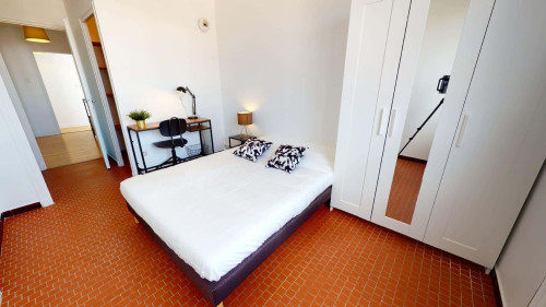 Room in Place Wilson, Villeurbanne for 82 m² with 4 bedrooms - Gallery - 17