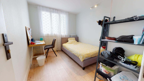 Room in Avenue Commandant l'Herminier, Villeurbanne for 78 m² with 4 bedrooms