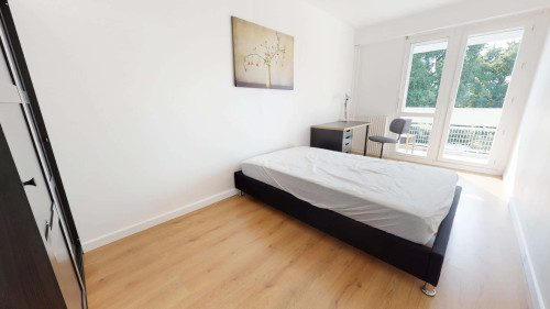 Room in Rue Fénelon, Talence for 85 m² with 5 bedrooms - Gallery - 10