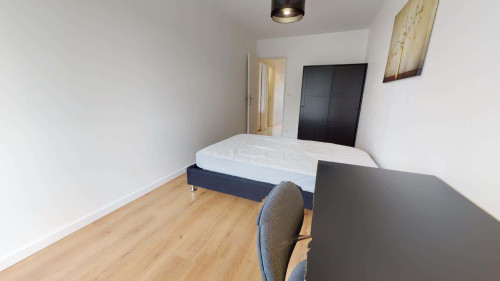 Room in Rue Fénelon, Talence for 85 m² with 5 bedrooms - Gallery - 17