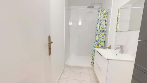 Room in Rue Fénelon, Talence for 85 m² with 5 bedrooms - Gallery - 5