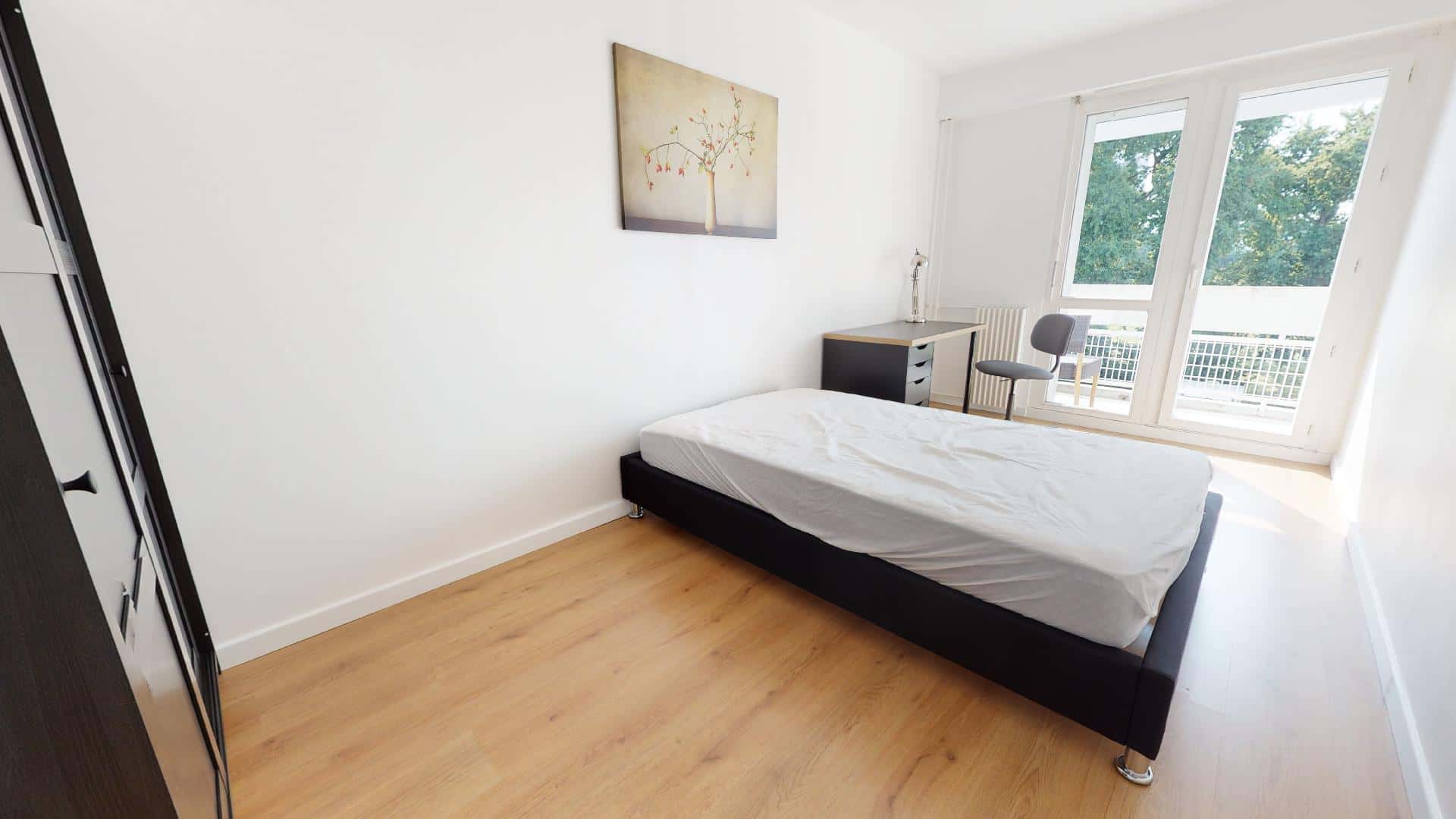 Room In Rue Fénelon, Talence For 85 M² With 5 Bedrooms - 1