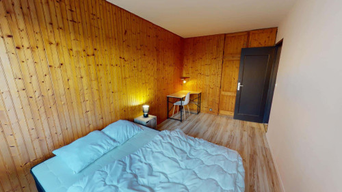Room in Square du Haut Blosne, Rennes for 91 m² with 4 bedrooms