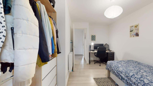 Room in Impasse Clos Saint-Henri, Avignon for 62 m² with 3 bedrooms - Gallery - 12