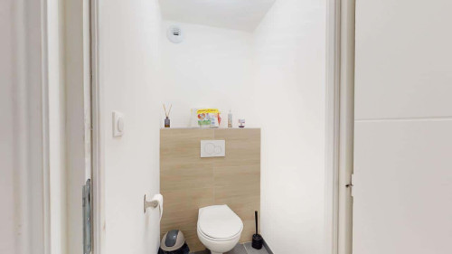 Room in Impasse Clos Saint-Henri, Avignon for 62 m² with 3 bedrooms