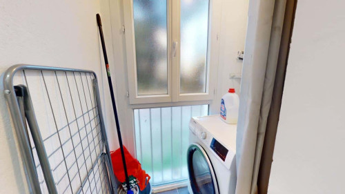 Room in Impasse Clos Saint-Henri, Avignon for 62 m² with 3 bedrooms