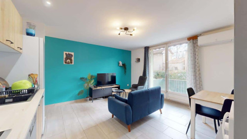 Room in Impasse Clos Saint-Henri, Avignon for 62 m² with 3 bedrooms