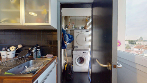 Room in Rue Guillaume Grootaers, Nantes for 86 m² with 4 bedrooms