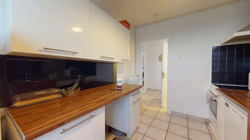 Room in Rue Guillaume Grootaers, Nantes for 86 m² with 4 bedrooms
