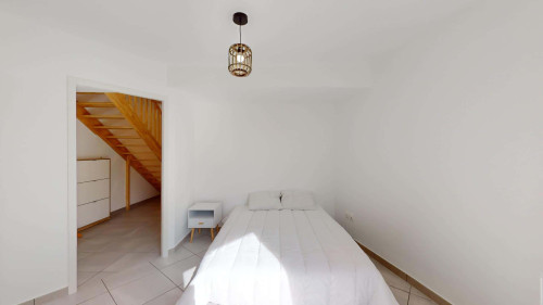 Room in Rue du Petit Tour, Poitiers for 157 m² with 5 bedrooms