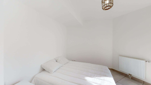 Room in Rue du Petit Tour, Poitiers for 157 m² with 5 bedrooms