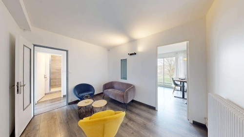 Room in Square des Hautes Chalais, Rennes for 76 m² with 4 bedrooms