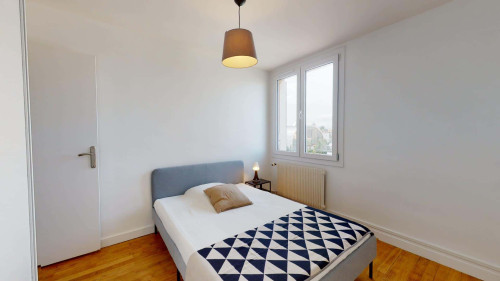 Room in Rue Francis de Pressensé, Villeurbanne for 69 m² with 3 bedrooms