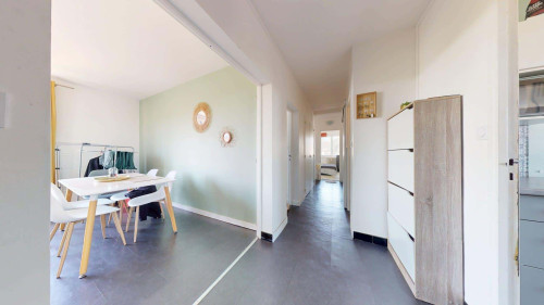 Room in Rue des Ormeaux, Angers for 86 m² with 4 bedrooms