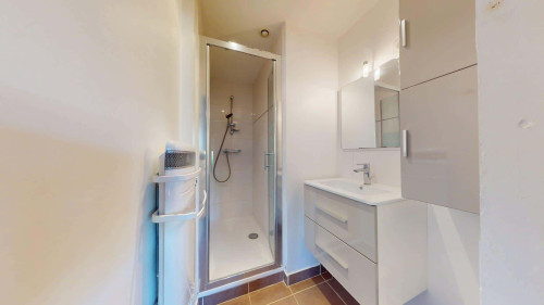 Room in Rue des Bienvenus, Villeurbanne for 69 m² with 3 bedrooms - Gallery - 16
