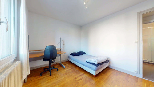 Room in Rue des Bienvenus, Villeurbanne for 69 m² with 3 bedrooms - Gallery - 16