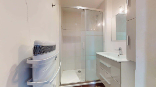 Room in Rue des Bienvenus, Villeurbanne for 69 m² with 3 bedrooms - Gallery - 15