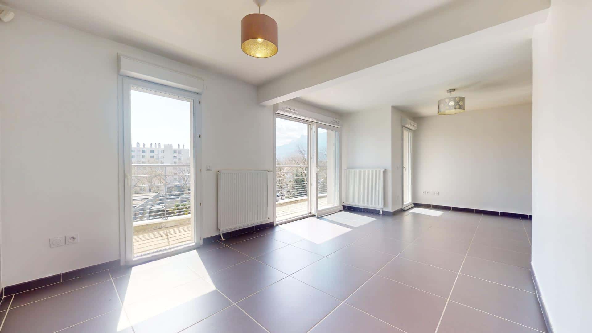 Apartment In Rue Louise Michel, Grenoble For 62 M² With 1 Bedroom - 1