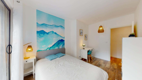 Room in Rue Rouget de l'Isle, Le Petit-Quevilly for 300 m² with 10 bedrooms - Gallery - 30