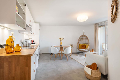 Room in Avenue Roger Salengro, Villeurbanne for 90 m² with 5 bedrooms - Gallery - 7