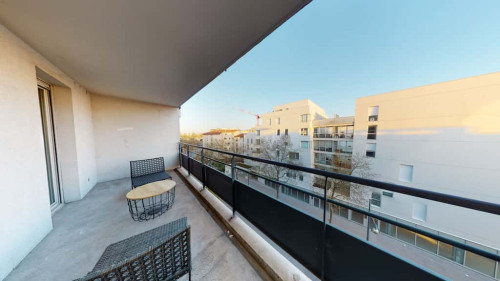 Room in Avenue Roger Salengro, Villeurbanne for 90 m² with 5 bedrooms