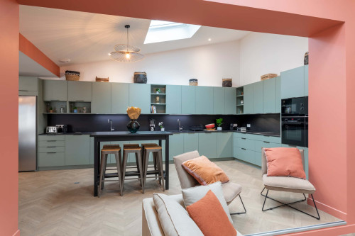 Room in Rue des Roses, Bron for 356 m² with 15 bedrooms - Gallery - 6