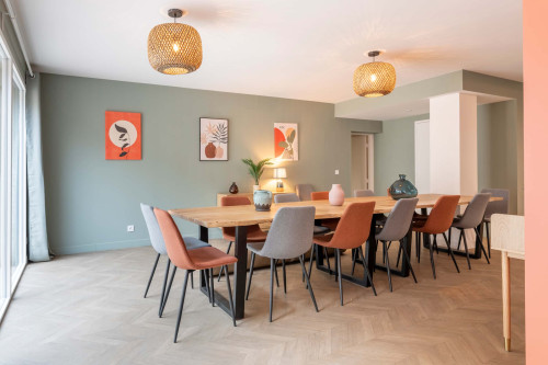 Room in Rue des Roses, Bron for 356 m² with 15 bedrooms - Gallery - 11